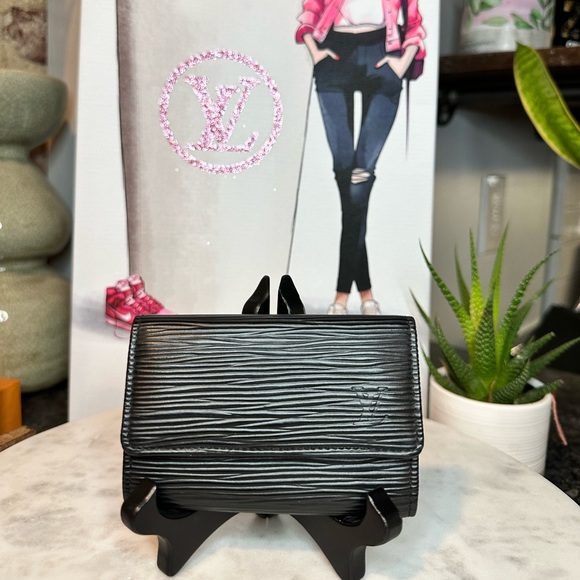 Louis Vuitton Accessories - Louis Vuitton Black Epi 6 Key Holder